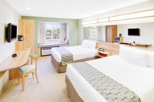 Queen Room with Two Queen Beds - Non-Smoking