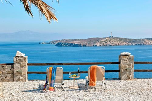 Aegean View - Seaside Apartment in Syros