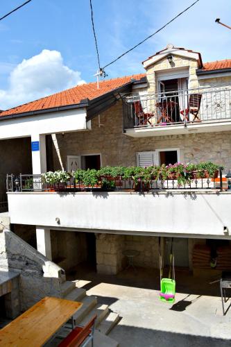  Holiday house Petra, Pension in Zagvozd
