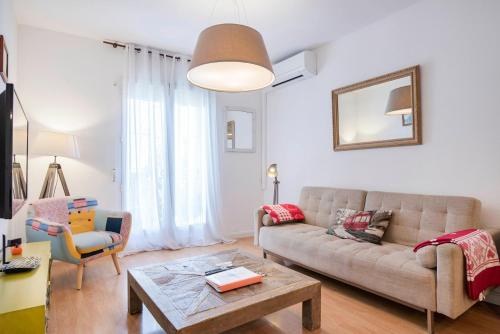 UrbanChicMalaga 3 Bedroom Spacious Quiet Historic Malaga Apt, Málaga