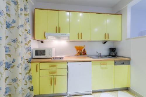  Superb Beachfront Luxury Seaview with Private Beach in Hvar