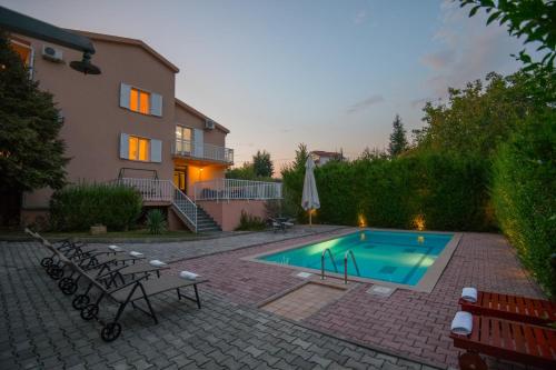  Villa Glorija in Imotski, private pool, Pension in Grubine