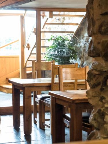 The Wayside and Whisky Barn - image 2