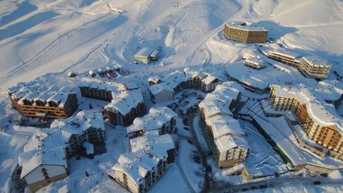 酒店外观, Hostel near ski lift New Gudauri, block1 in 古多里