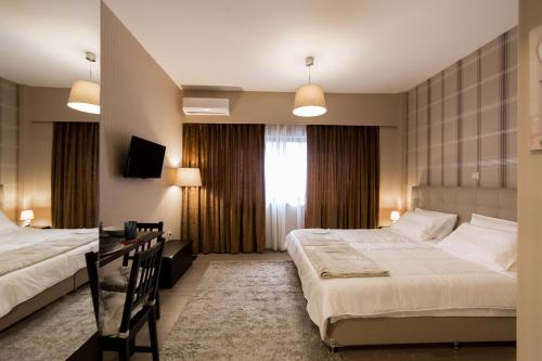 MARGARITA'S SUITES 5