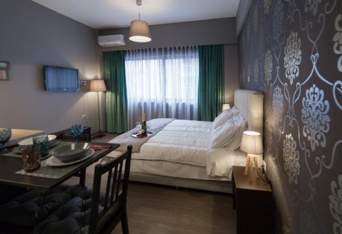 MARGARITA'S SUITES Room Type - Deluxe Double Room