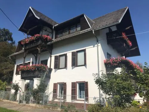 Villa Nusswald in Krumpendorf am Wörthersee, Österreich