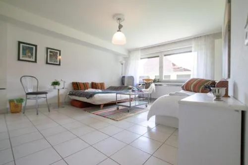 Big 1 Room Apartment - 15 Min Messe DUS in Meerbusch, Deutschland