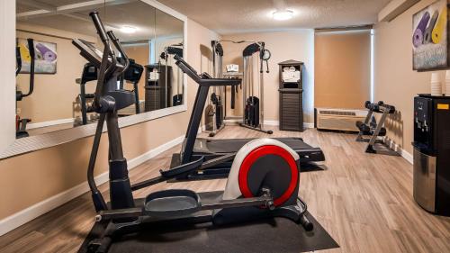 Fitneszközpont, Best Western Plus Yadkin Valley Inn & Suites in Jonesville (Észak-Karolina)