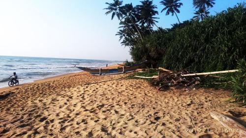 Strand, Suriya Ocean Villa in Wadduwa