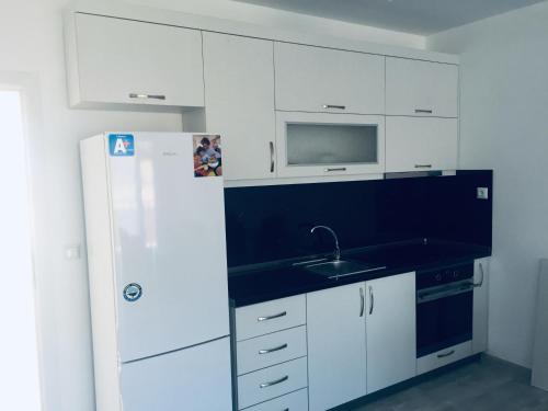 virtuve, Апартаменти Романтика Кирково in Kirkovo