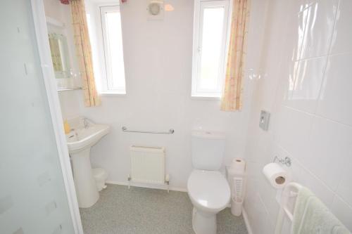 Tor Dean Guest House - image 12
