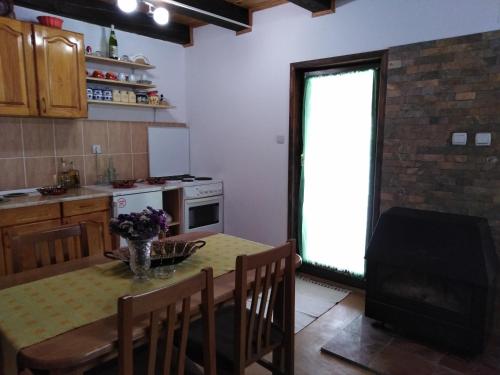 Kuća Za Odmor Jovanović (Kuca Za Odmor Jovanovic) in Zaugline