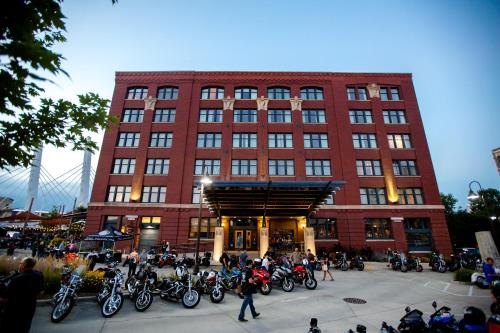 The Iron Horse Hotel - Milwaukee