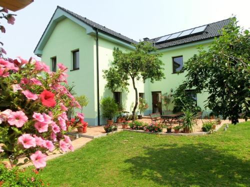 . Vila Evička