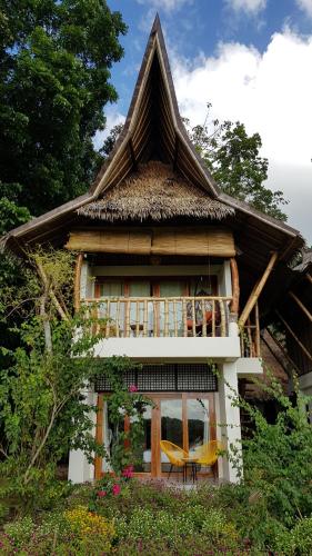 Entrance, Fox & Firefly Cottages in Loboc
