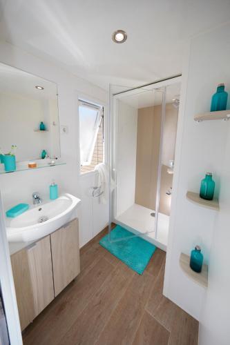 Mobile Home 4 Adults