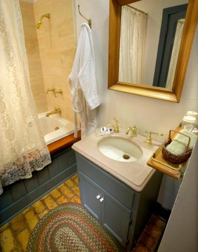 Washington House Inn - image 6