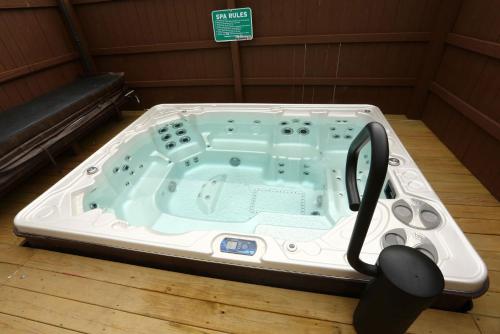 Eagle's Nest Condo Resort Branson (MO)