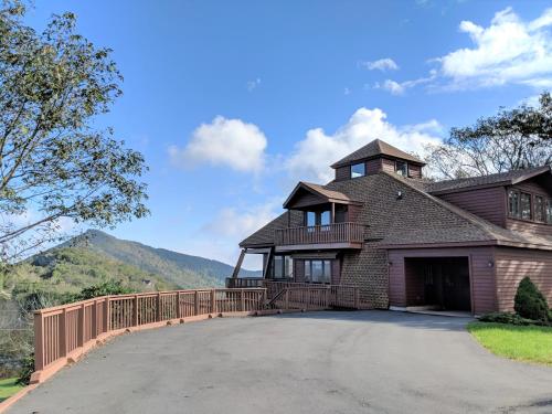 Kid Friendly Hotels Near Hawksnest Resort Snow Tubing Seven