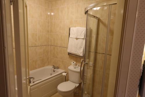 Glengarry Castle Hotel - image 12