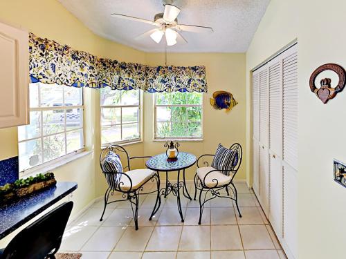 1465 Brier Home Home - image 4