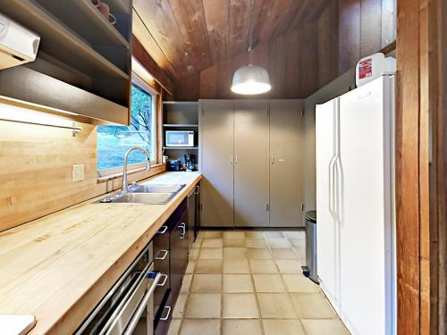 Wooded 1Br + Loft Near Wineries Home - image 3