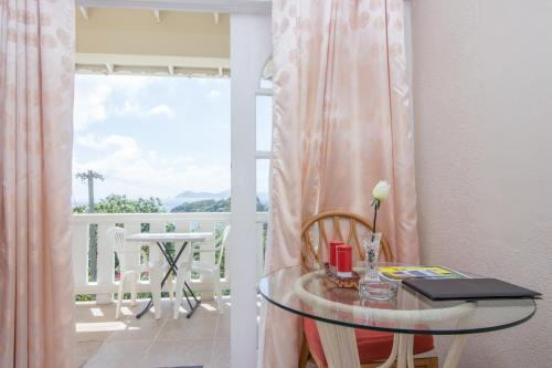 Balcony/terrace, Rosewood Apartment Hotel in Kingstown