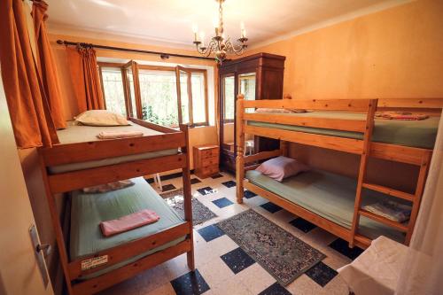 Bed in 4-Bed Mixed Dormitory Room