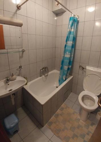 Vila San - image 10