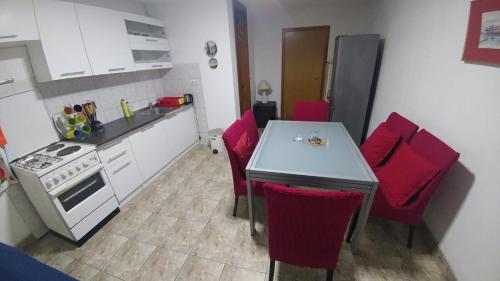 Vila San - image 8