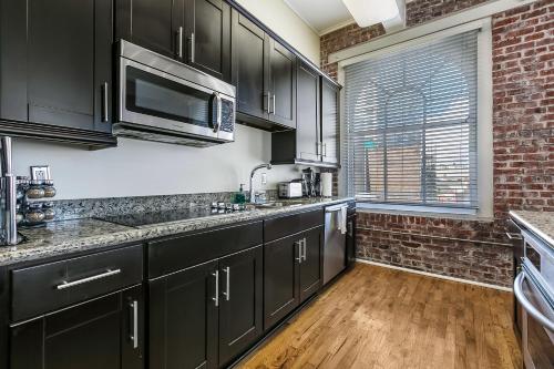 Modern Condos near French Quarter & Bourbon Street - image 7