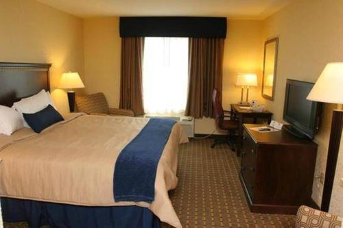 Holiday Inn Express and Suites Allentown West, an IHG Hotel