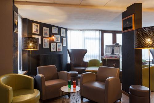 Фойє, The Originals City, Hotel Castel Burgond, Dijon Ouest in Талан