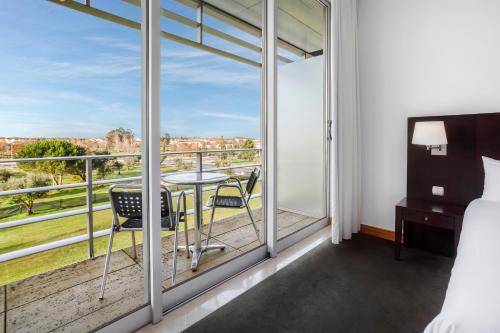 ระเบียง/ชานเรือน, B&B HOTEL Cantanhede Coimbra in คานตานฮีด