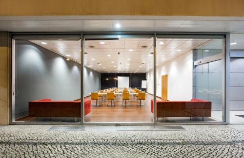 ห้องประชุม / บอลรูม, B&B HOTEL Cantanhede Coimbra in คานตานฮีด