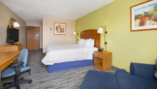 Baymont by Wyndham Thornton - main image