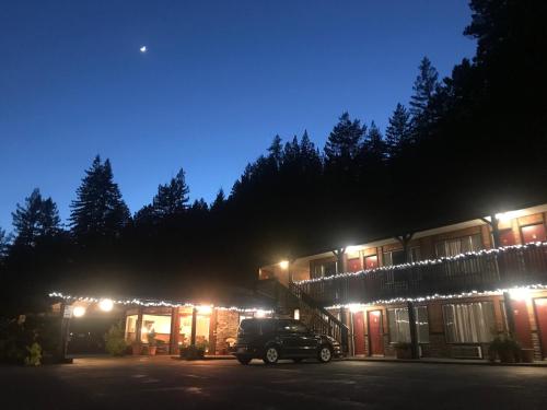 Exterior view, The Occidental Lodge in Occidental (CA)