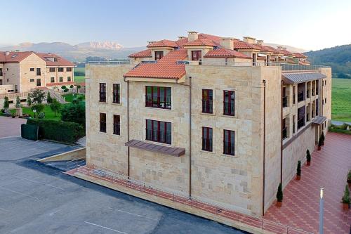 Apartamentos Spa Villa Pasiega - image 4