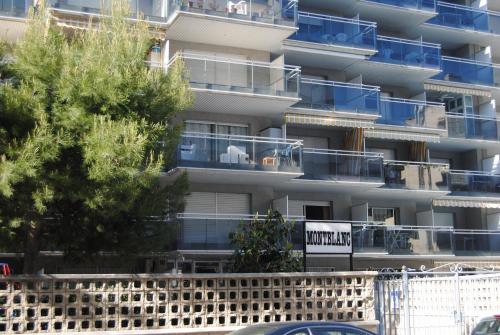 Apartment with Pool View  image 8