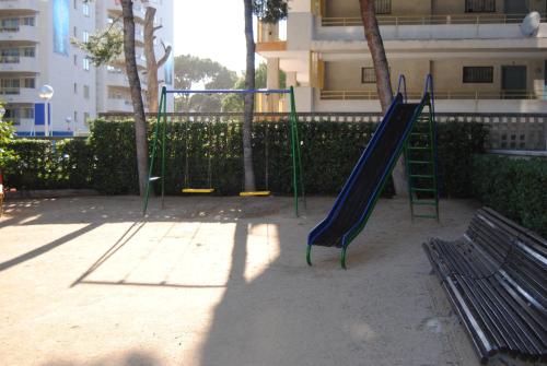 Apartment with Pool View  image 6