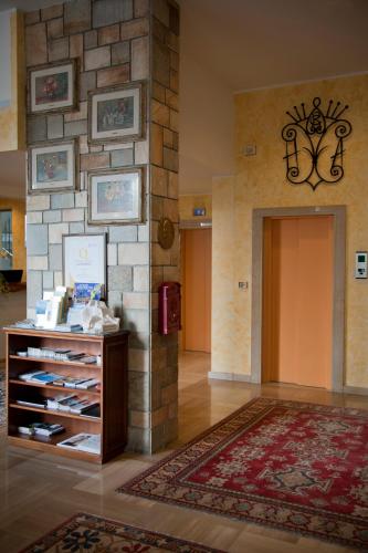 Hotel Alpi - main image