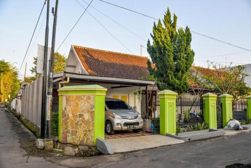 Rumah Larasati – Malang, MO