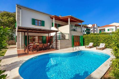  Hvar Villa Sleeps 8 Pool Air Con WiFi T739243 in 21450 Hvar