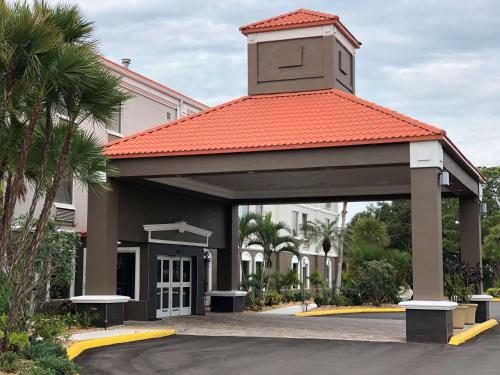 Best Western Plus Bradenton Hotel & Suites