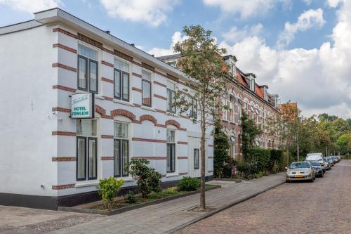 Hotel Pension Randenbroek — hotel in Willem van Mechelenstraat 27-29, Amersfoort NL, 3817