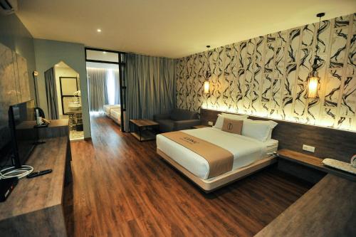 Iconic Suites & Pods Hotel in Kelebang