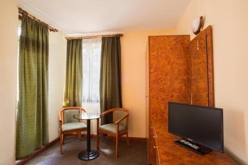 Victoria Hotel Borovets - Free Parking - image 6