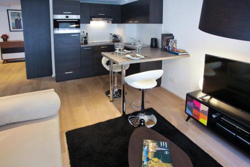 Flat Moliere - image 4