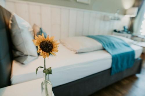 Seehotel Topferhaus Seehotel Töpferhaus is conveniently located in the popular Alt Duvenstedt area. The property features a wide range of facilities to make your stay a pleasant experience. Service-minded staff will wel